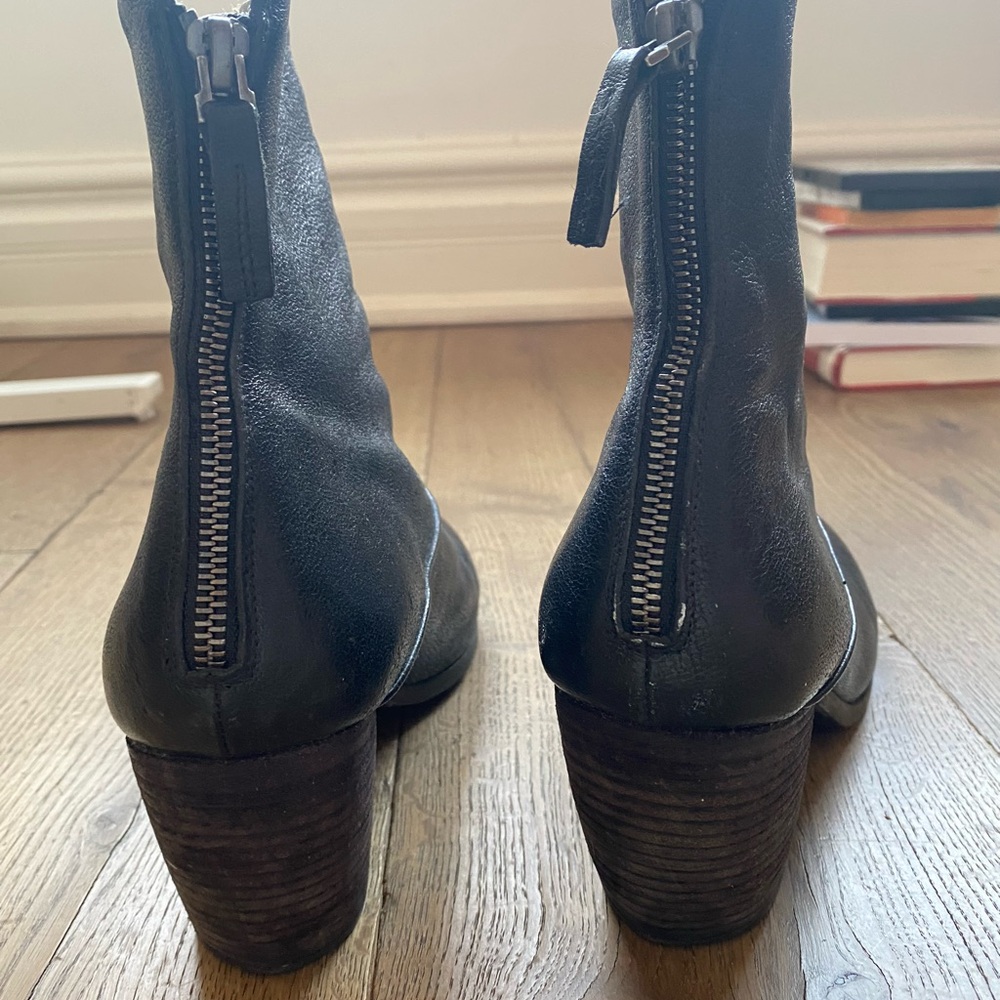 Gorgeous black Elisanero Italian ankle boots size 11 (41)